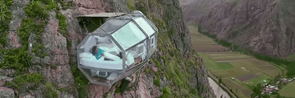 Cápsula transparente a 400 metros de altura é quarto de hotel em Cusco