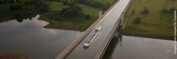 Conheça a Ponte Aquífera de Magdeburg, considerada o maior aqueduto navegável de todo o mundo.